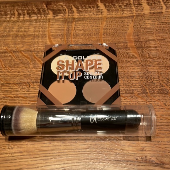 it cosmetics Other - COPY - it cosmetics makeup brush & L.A Colors sculpt /contour both new 💕
